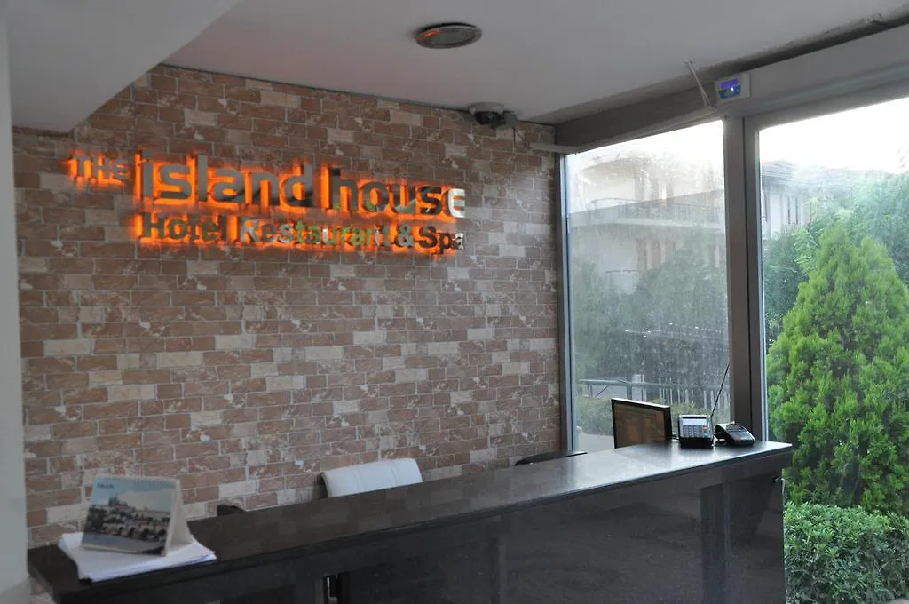 Island Hotel Istanbul 2*,
